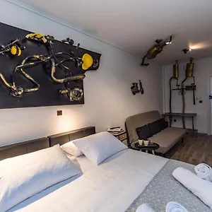 https://graffitisuitesgarage.hotelschalkidiki.net